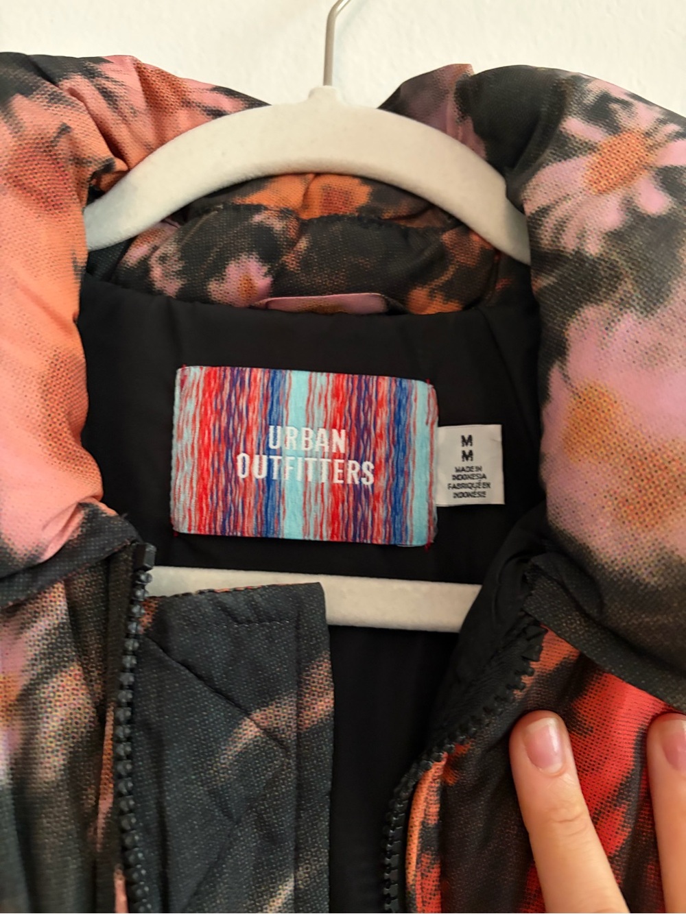 Urban Outfitters Bestie Womens Floral Puffer Jacket in Black, Orange & Red - Picture 7 of 7